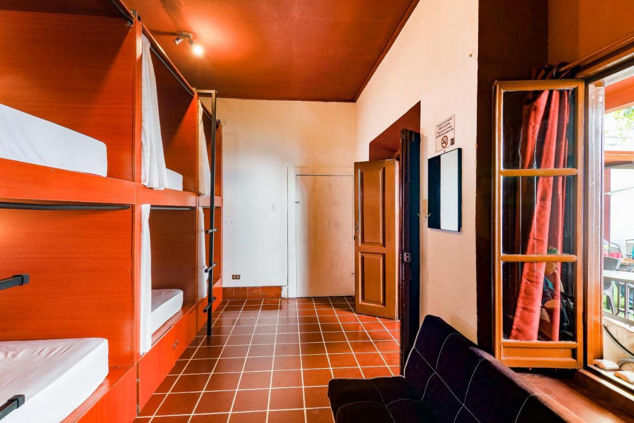 Capsule Hostel Guatemala-Stadt Exterior foto